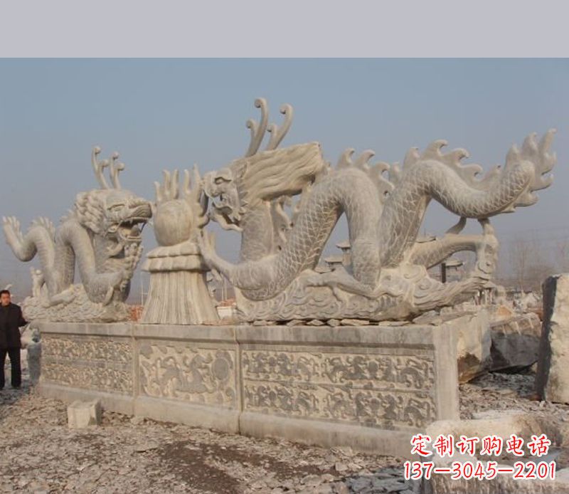 南阳双龙戏珠石雕