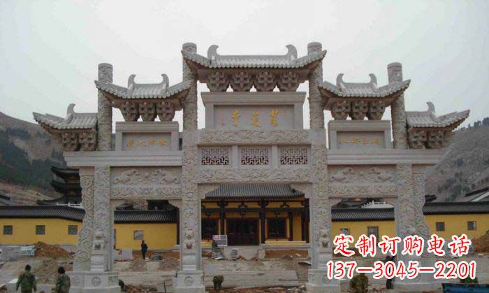 南阳寺庙景观三门五楼石牌坊