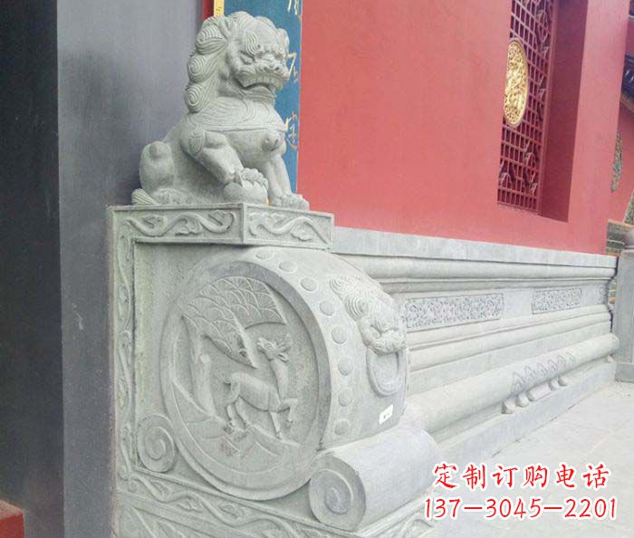 南阳寺庙景观狮子石门墩抱鼓石