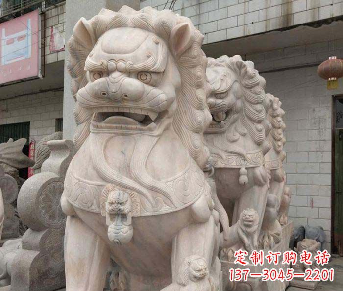 南阳寺庙景观晚霞红狮子石雕