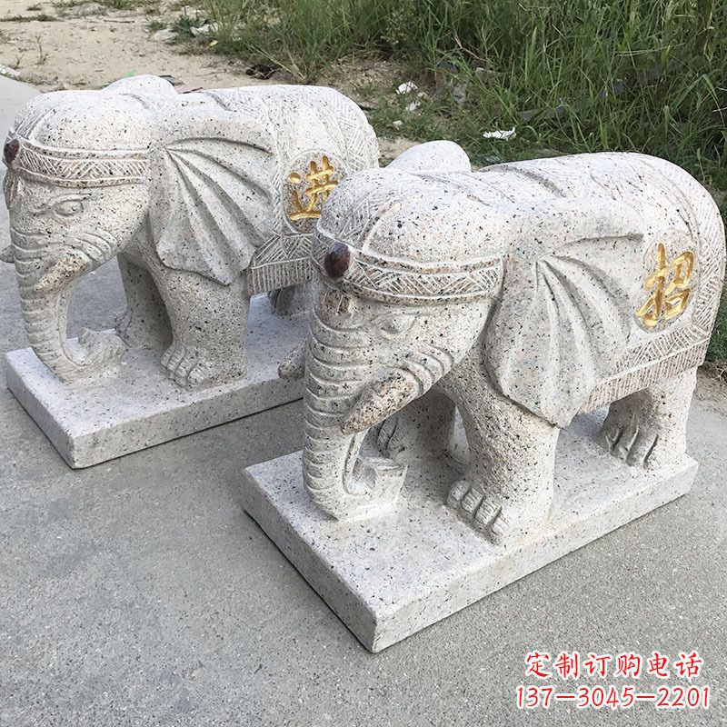 南阳寺庙门口大象石雕