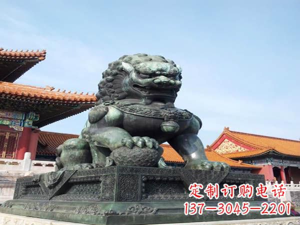 南阳寺庙青铜狮子