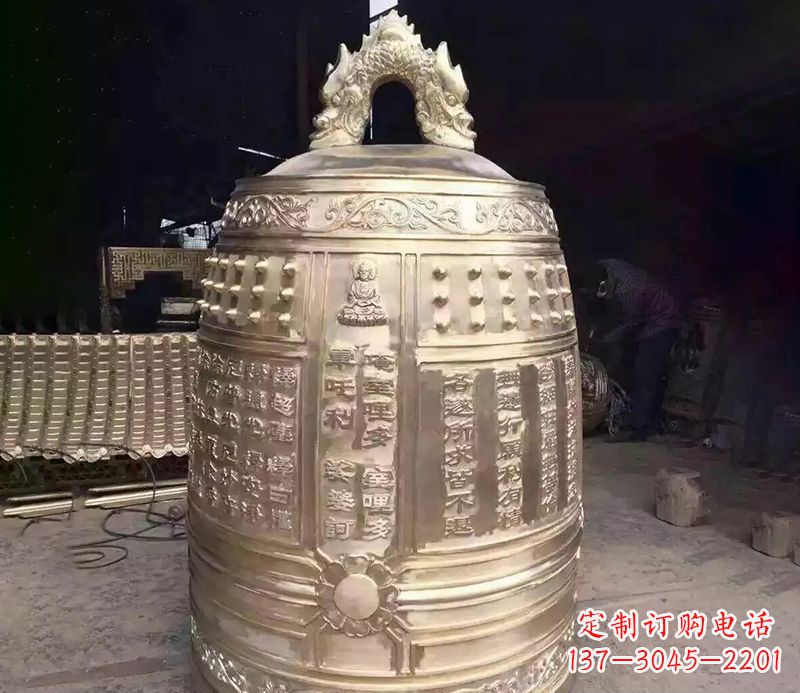 南阳寺庙铜钟雕塑 (3)