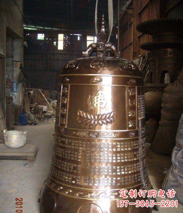 南阳寺庙铸铜钟铜雕