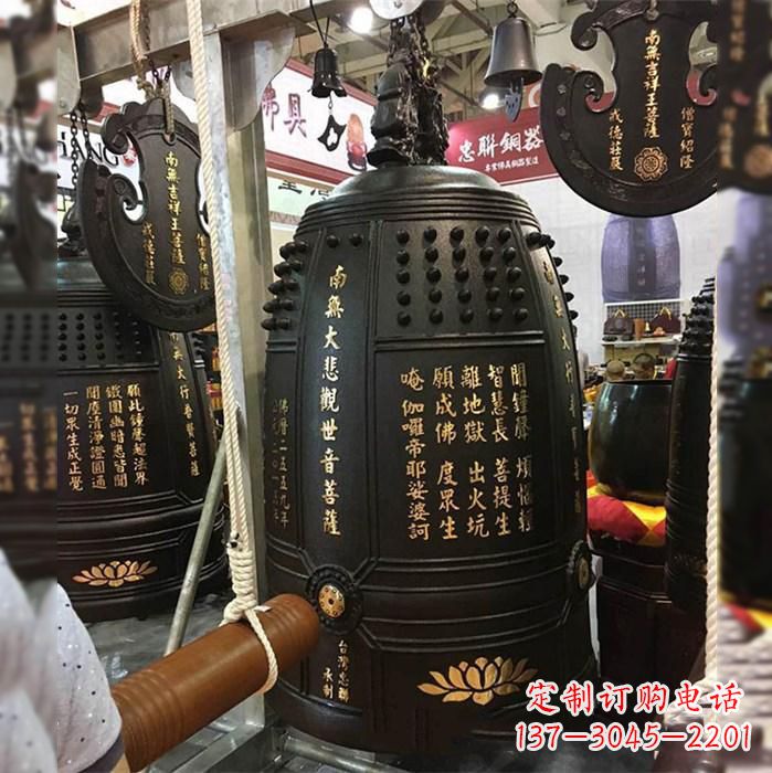 南阳寺院挂钟铜雕塑