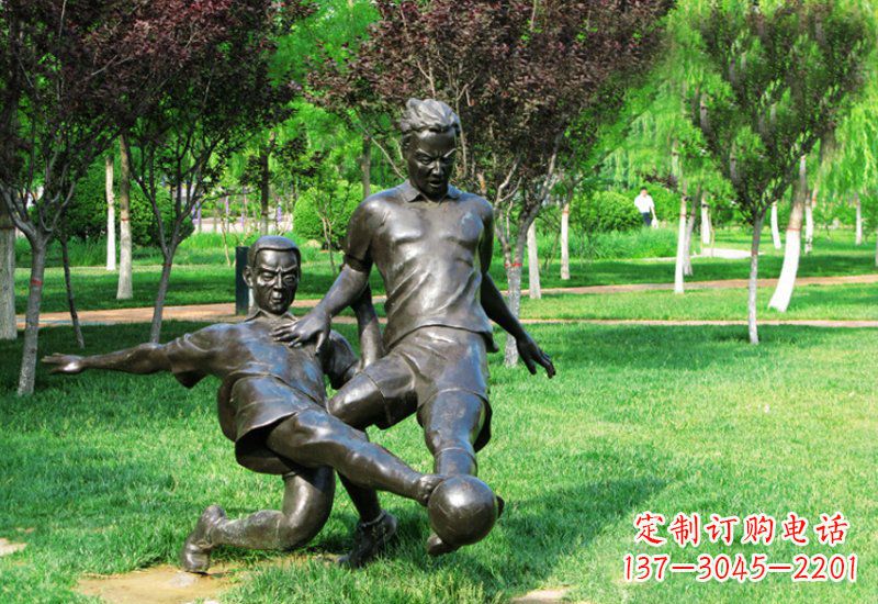 南阳踢足球的人物铜雕222