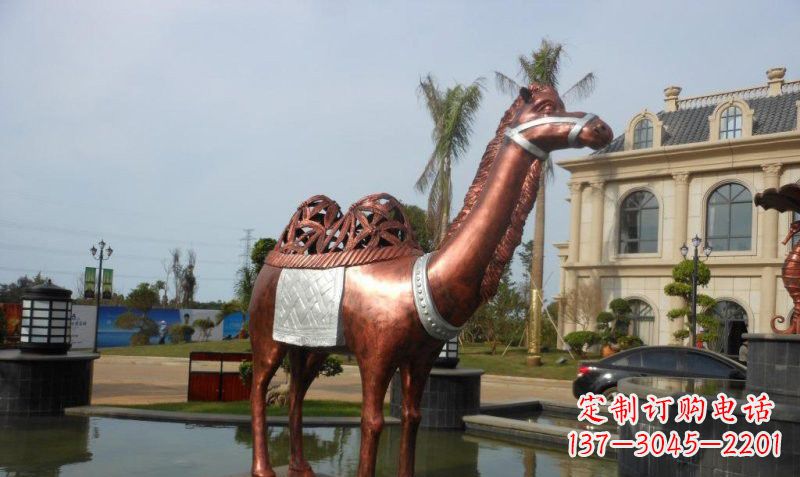 南阳铜雕抽象骆驼