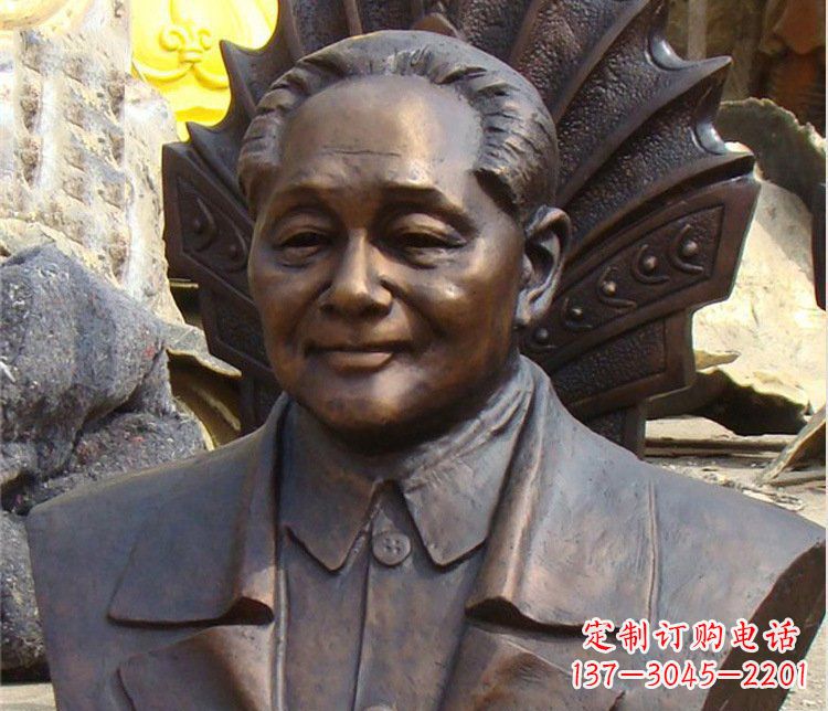 南阳铜雕广场邓小平肖像雕塑