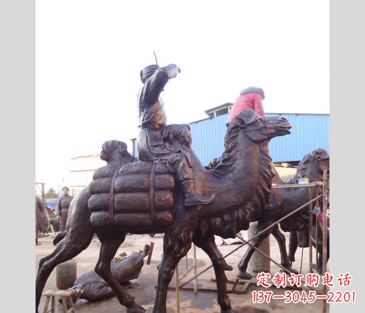南阳铜雕广场骑骆驼雕塑