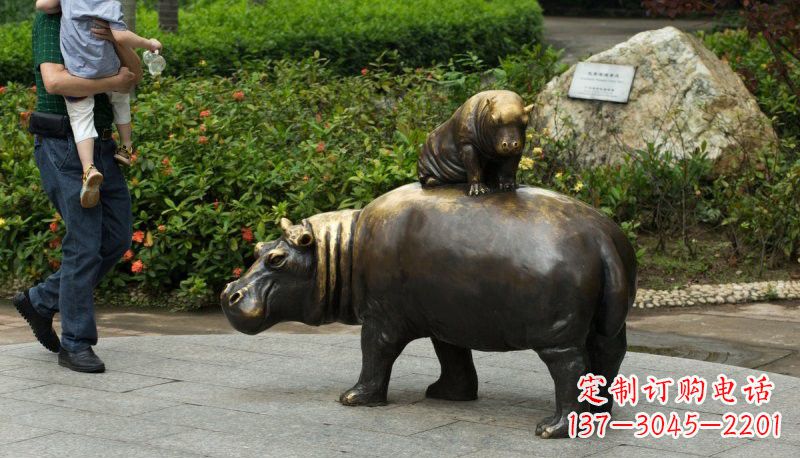 南阳铜雕母子河马