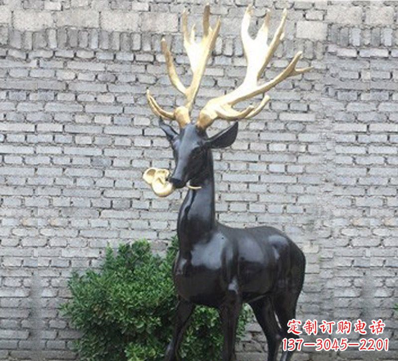 南阳铜雕衔灵芝的梅花鹿