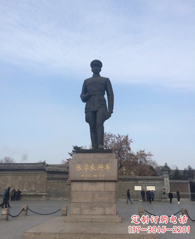南阳铜雕张学良近代名人雕塑