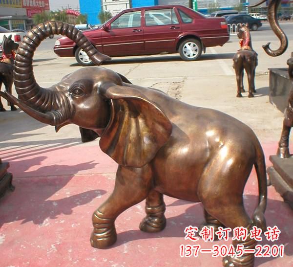 南阳铜雕长鼻大象