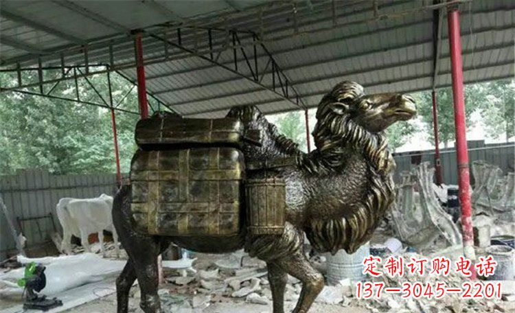 南阳拖行李的骆驼动物铜雕 (2)