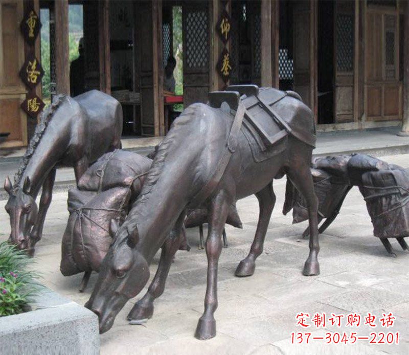 南阳拖行李的马动物铜雕