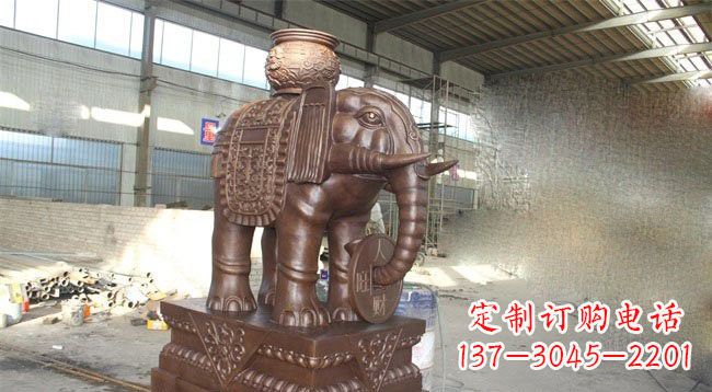 南阳驮宝大象铜雕