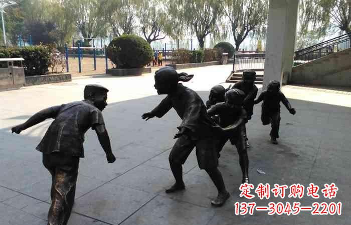南阳玩老鹰捉小鸡的儿童铜雕222