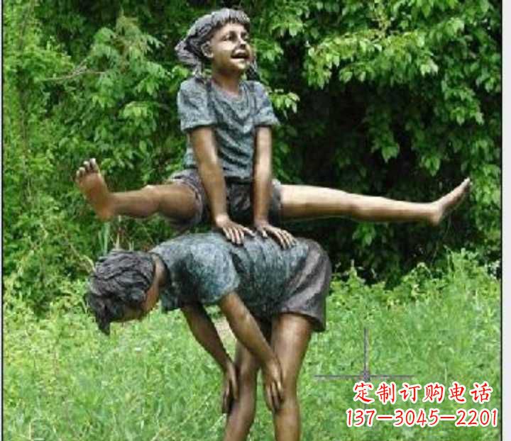 南阳玩跳山羊的儿童铜雕