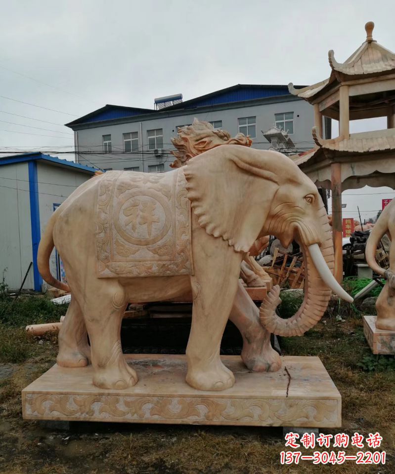 南阳晚霞红酒店企业门口吉祥如意大象雕塑