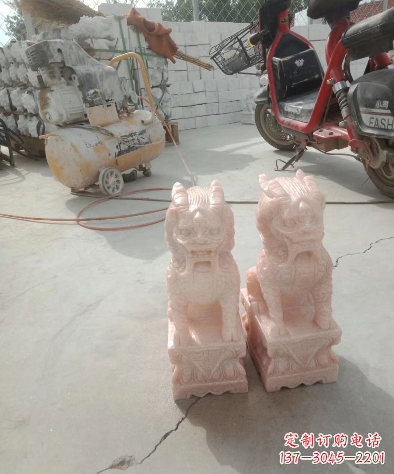 南阳晚霞红神兽麒麟动物雕塑