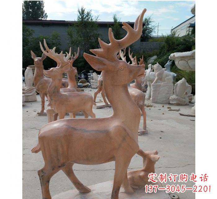 南阳晚霞红驯鹿动物公园石雕