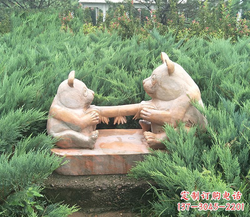南阳晚霞红熊猫母子石雕