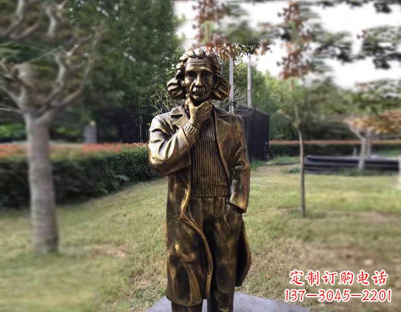 南阳西方名人爱因斯坦铜雕