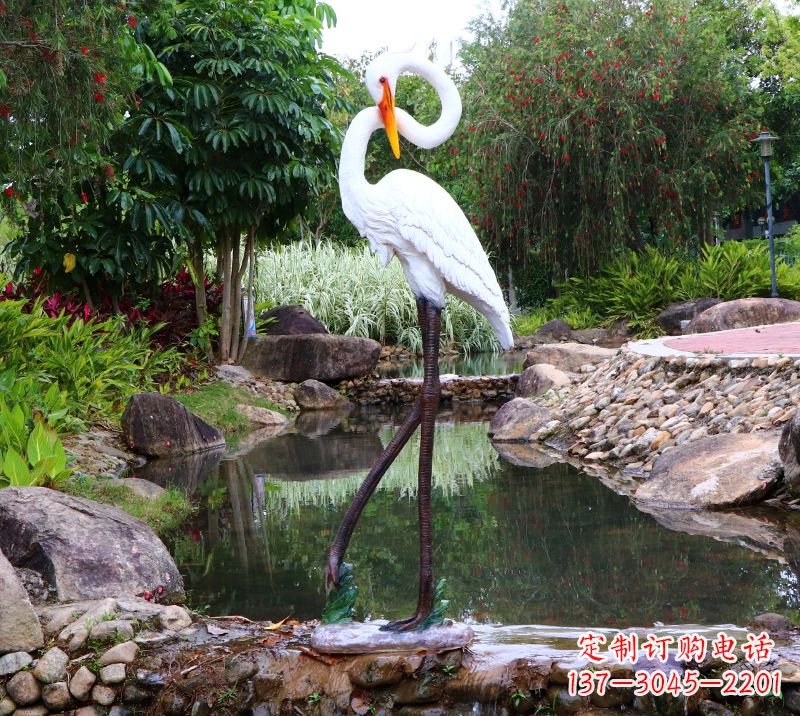 南阳仙鹤雕塑摆件
