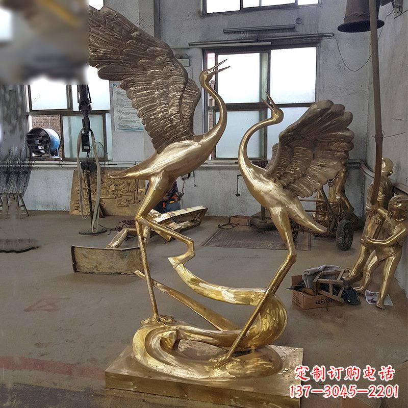 南阳仙鹤铜雕景观