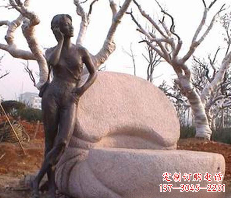 南阳现代女人打电话铜雕
