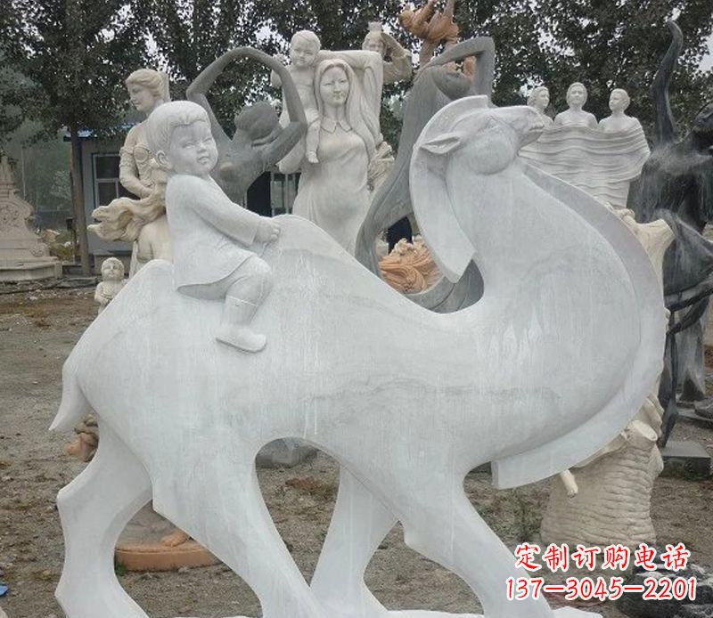 南阳小孩骑骆驼石雕