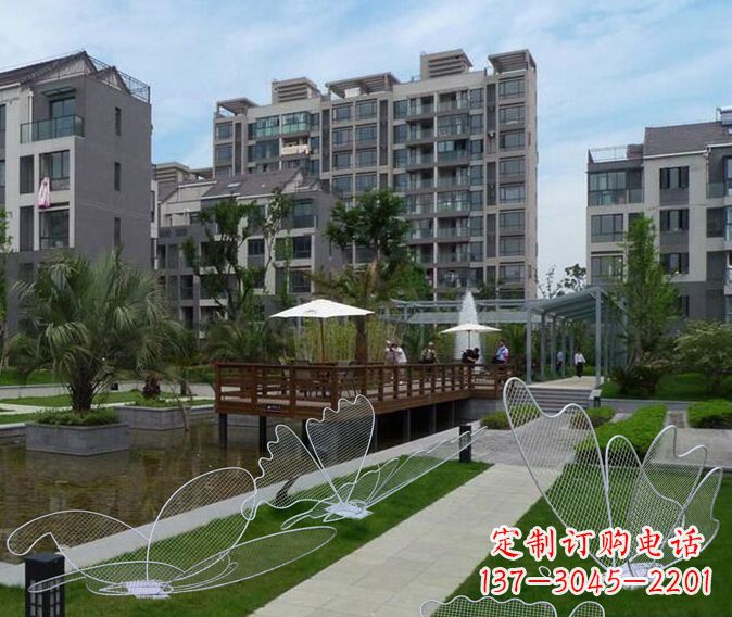 南阳小区不锈钢镂空蝴蝶雕塑