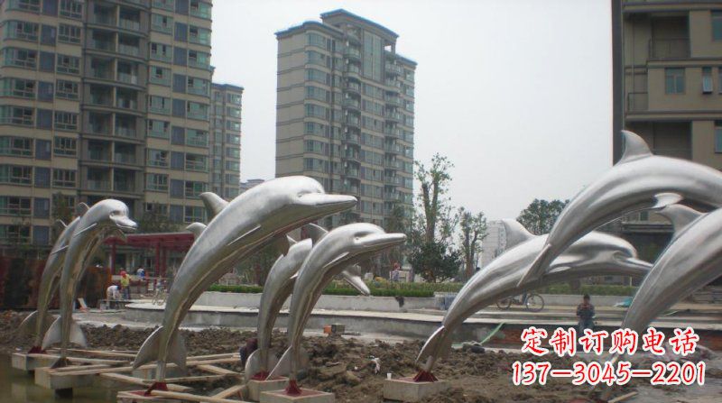 南阳小区不锈钢跳跃海豚雕塑