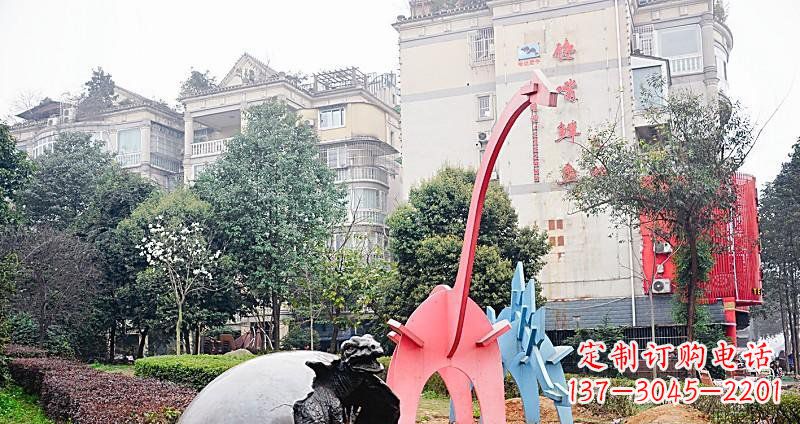 南阳小区破壳而出的小恐龙景观铜雕