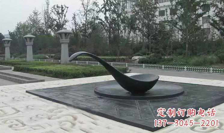 南阳校园古代指南针司南铜雕