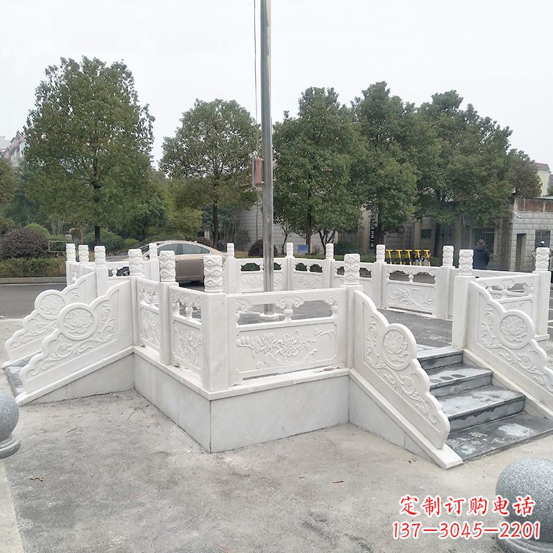南阳校园广场石雕升旗台