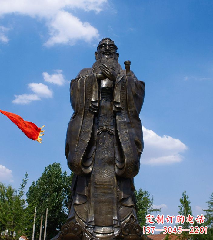 南阳校园里的孔子雕像