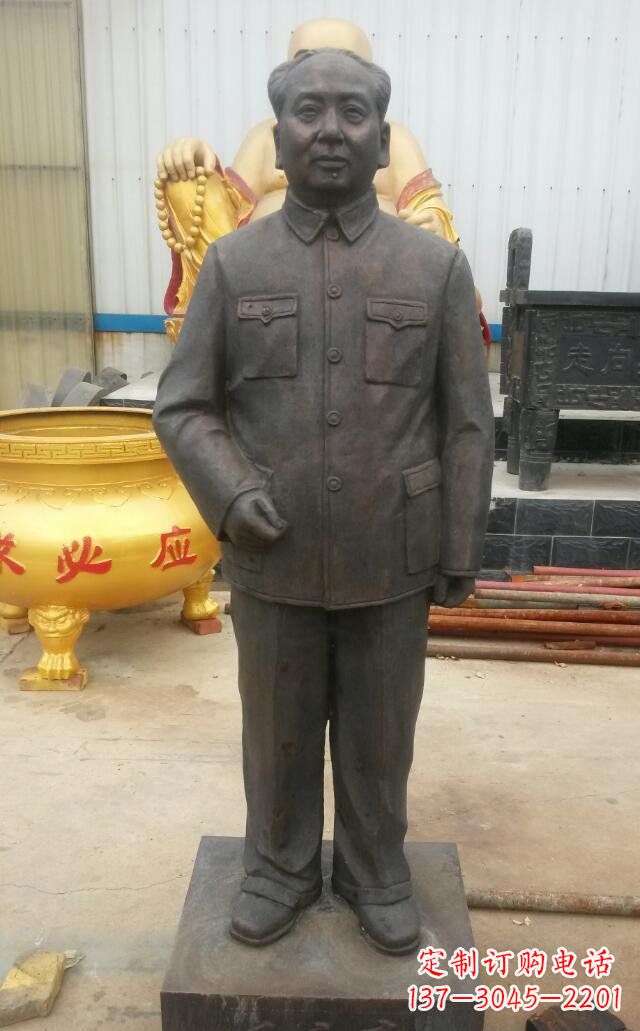南阳校园毛主席伟人铜雕