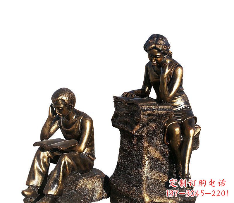 南阳校园铸铜学生看书人物雕塑