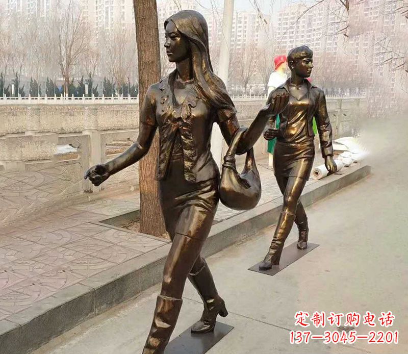 南阳行走的女人街边人物铜雕