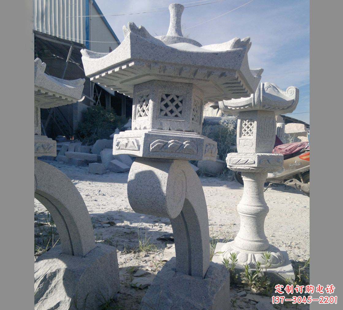 南阳园林景观草坪石灯雕塑