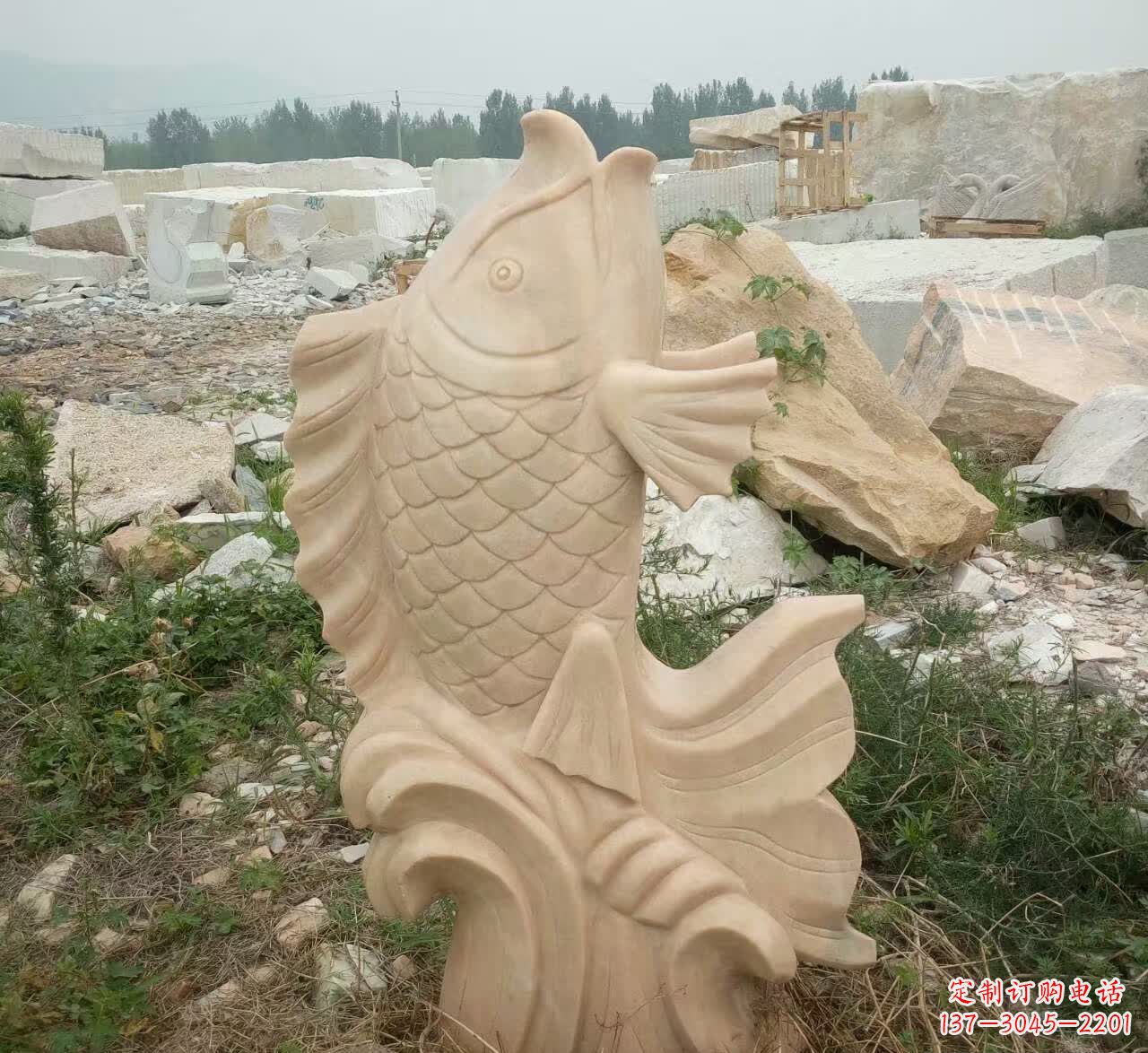 南阳园林晚霞红招财鲤鱼石雕