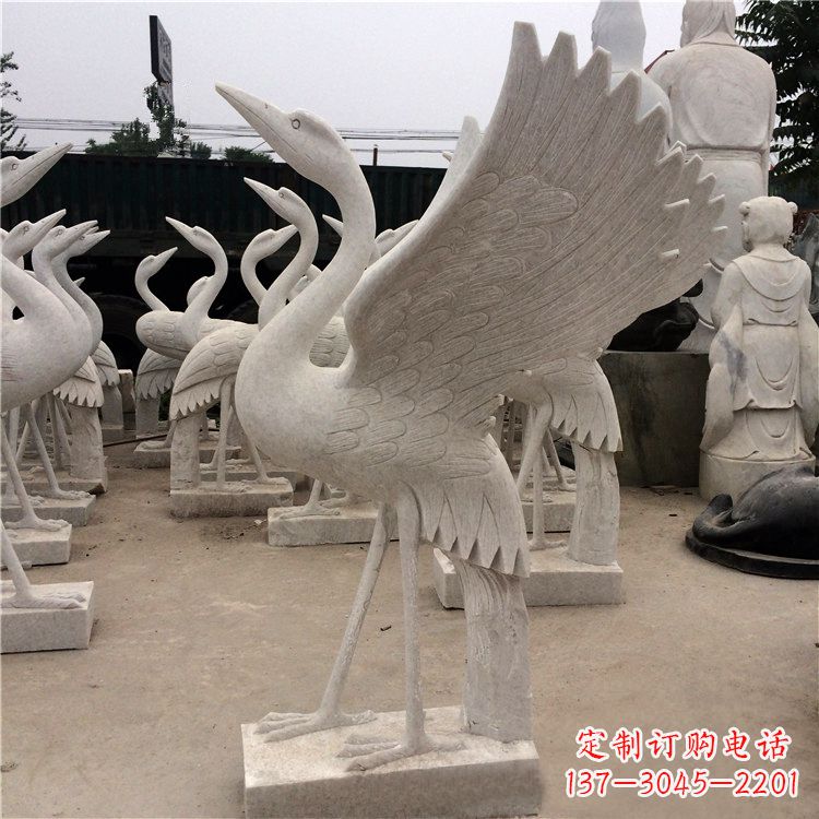 南阳展翅欲飞的仙鹤石雕