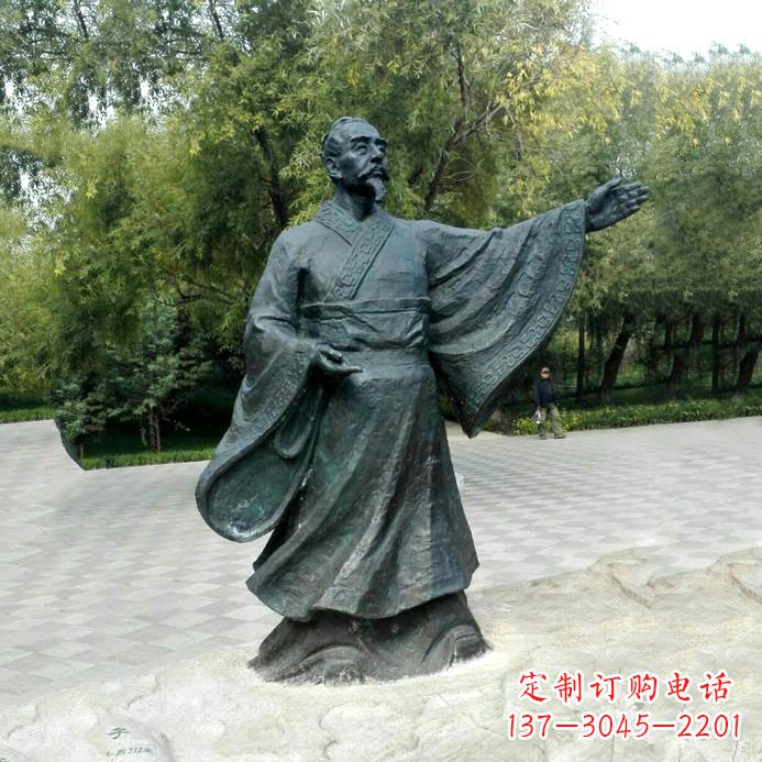南阳中国历史名人战国时期儒家学派的代表人物荀子铜雕像