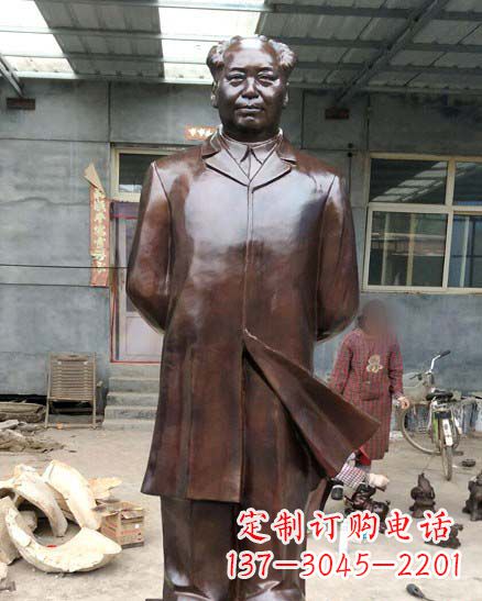 南阳中国伟人毛泽东铜像