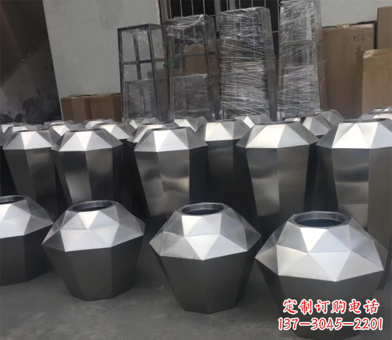 南阳不锈钢组合花盆雕塑