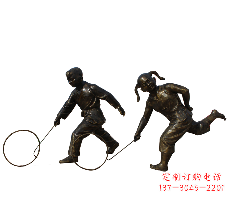 南阳公园滚铁环的儿童铜雕