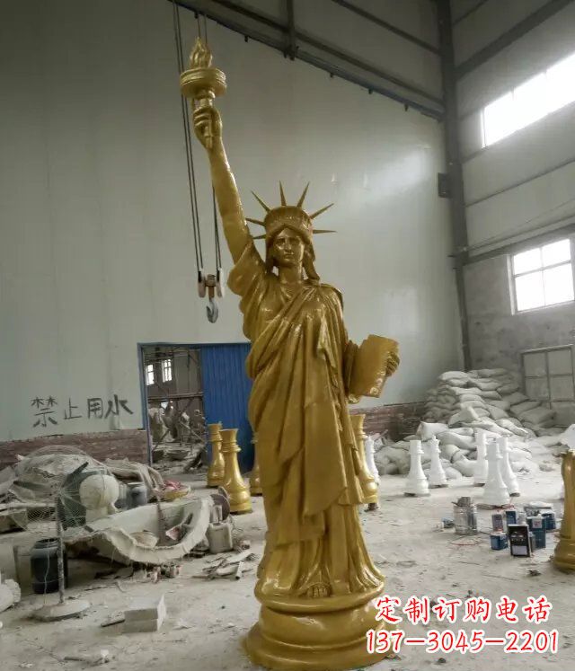 南阳自由女神玻璃钢仿铜人物雕塑
