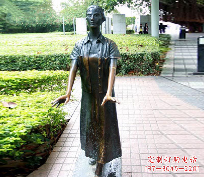 南阳走路的盲人女孩铜雕